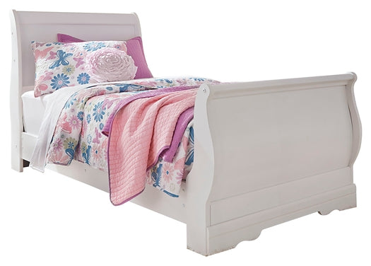 Anarasia  Sleigh Bed