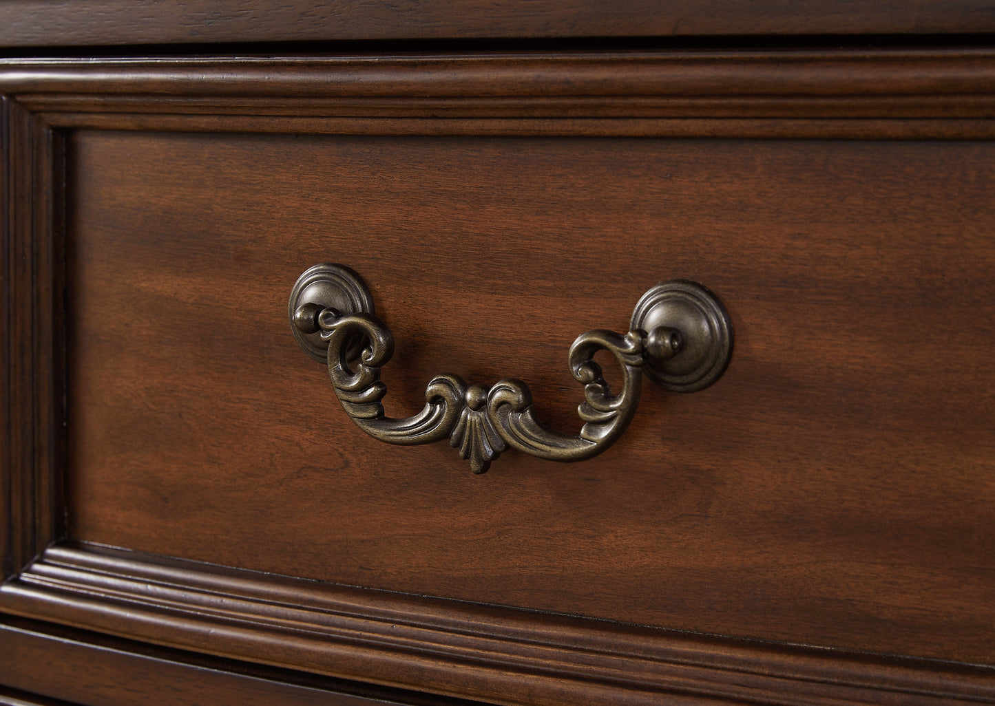 Lavinton Five Drawer Chest